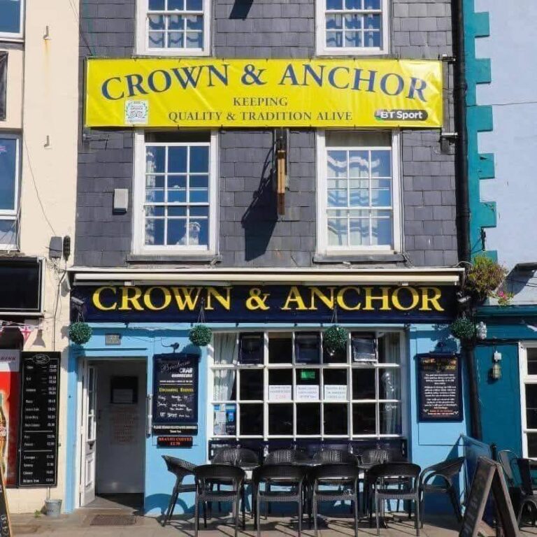 Crown and Anchor 2 768x768